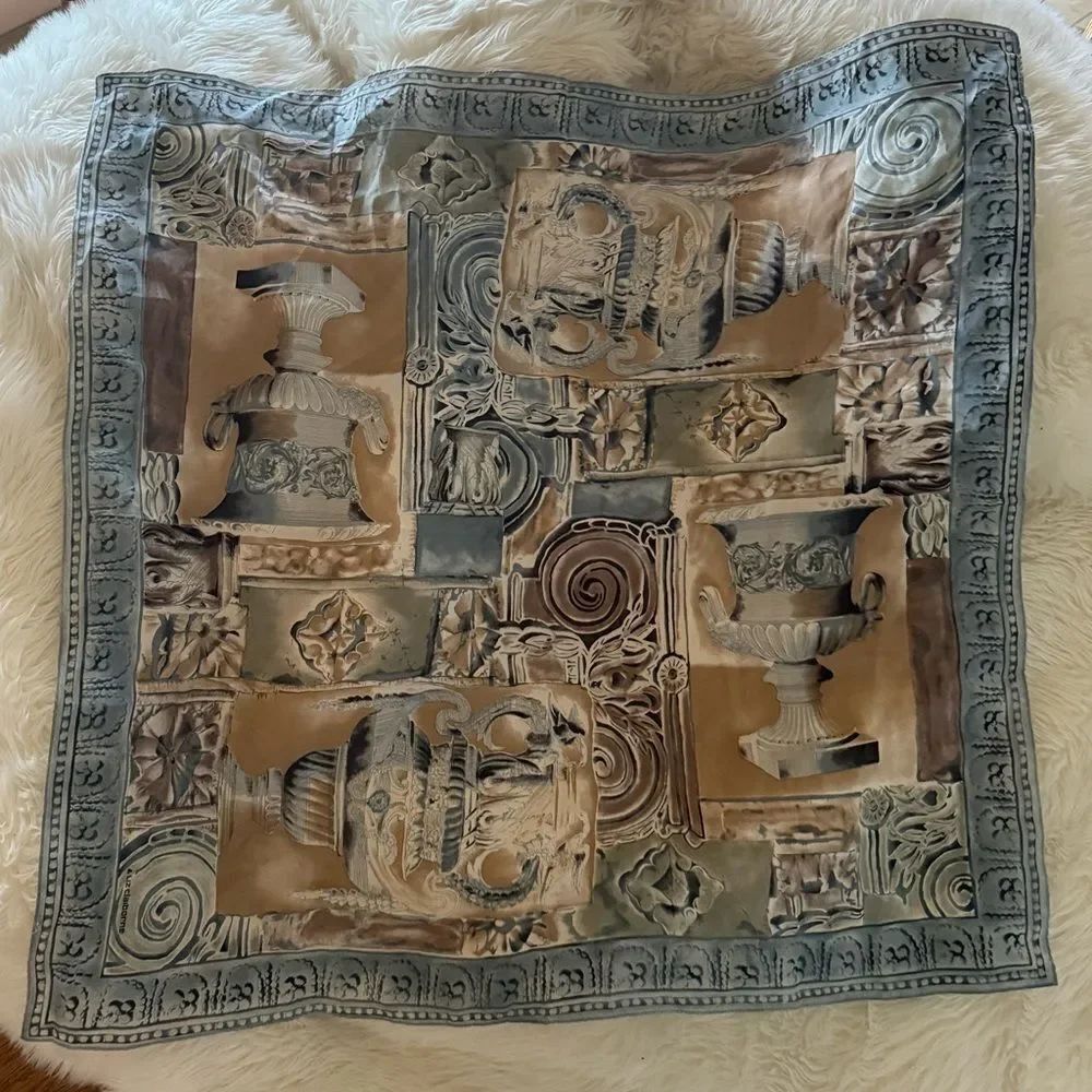 Blue printed scarf - Picture 4 of 5